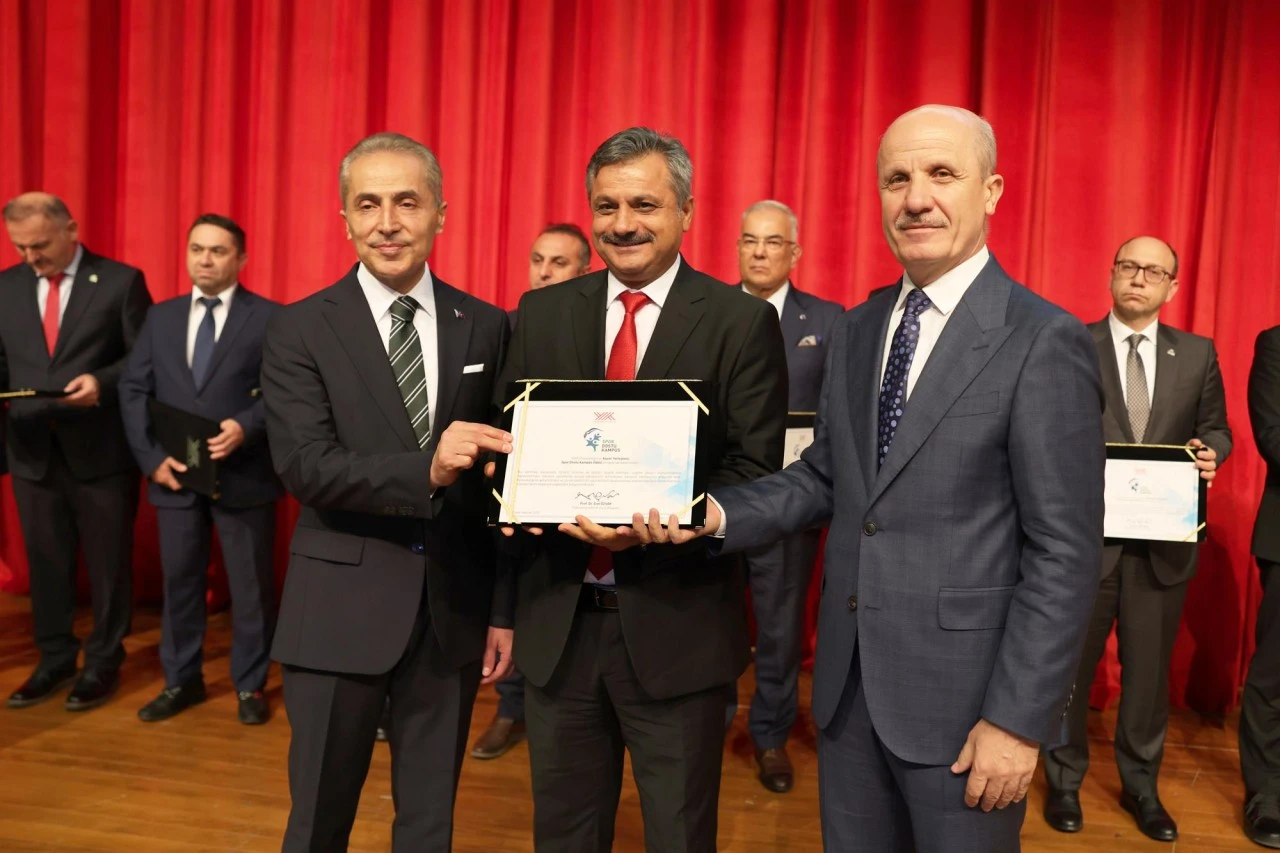 Siirt &Uuml;niversitesi &ldquo;Spor Dostu Kamp&uuml;s&rdquo; &Ouml;d&uuml;l&uuml;n&uuml; Kazandı? Y&Ouml;K&rsquo;ten Kezer Yerleşkesi&rsquo;ne &Ouml;nemli Unvan