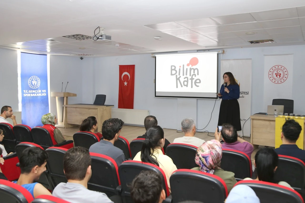 Siirt &Uuml;niversitesinde geleceğin meslekleri konuşuldu