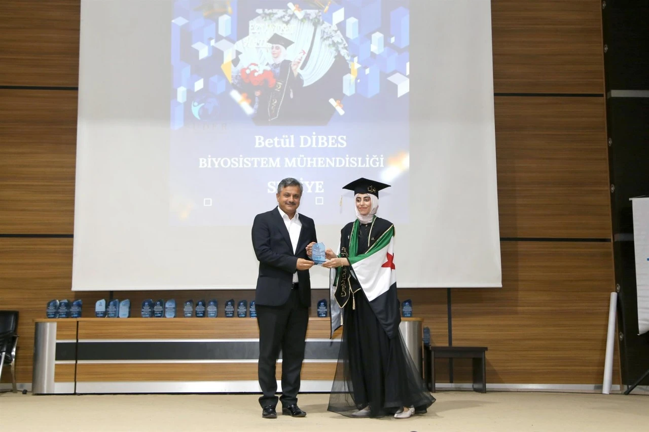Siirt &Uuml;niversitesinde Uluslararası &Ouml;ğrenciler Mezuniyet Sevinci Yaşadı