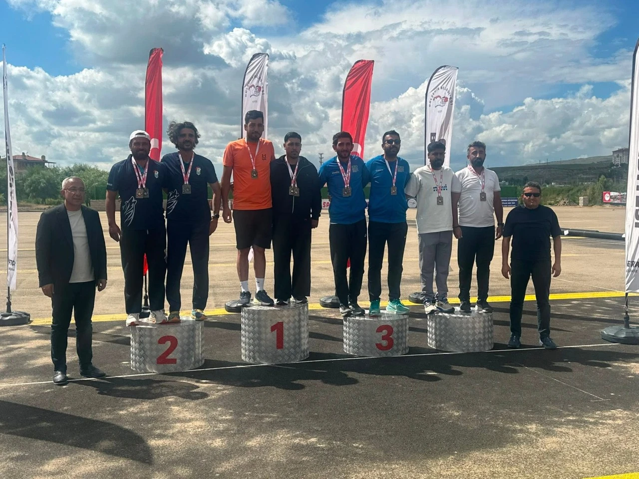 Siirtli Sporculardan T&uuml;rkiye &Uuml;&ccedil;&uuml;nc&uuml;l&uuml;ğ&uuml; Başarısı