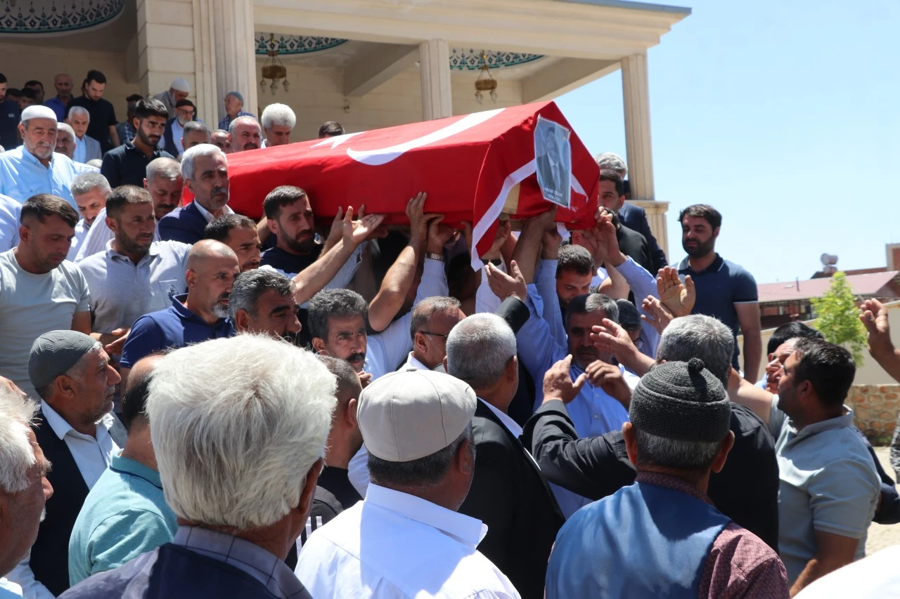 Şirvan Belediye Başkanı Necat Cellek Son Yolculuğuna Uğurlandı