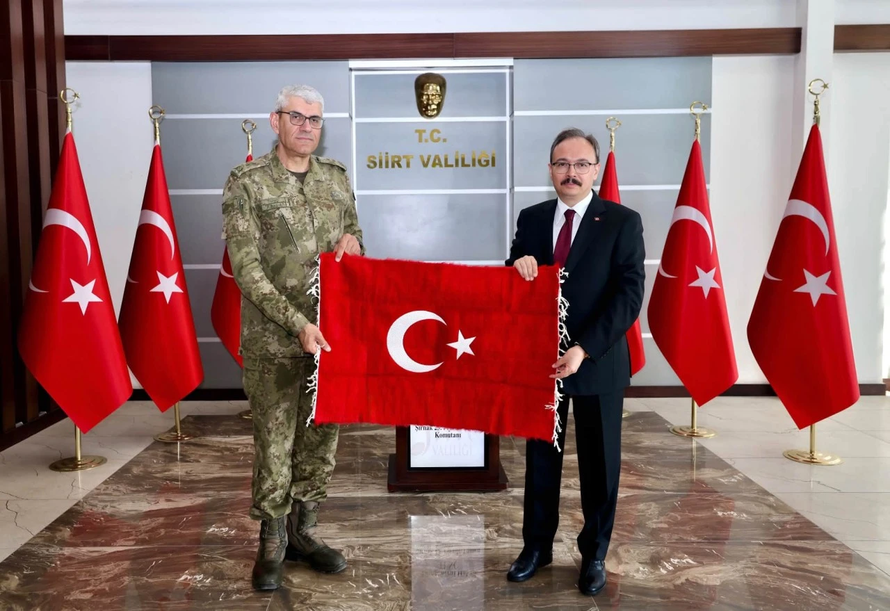 T&uuml;mgeneral Hakan Tun&ccedil;'tan Siirt Valisi Kızılkaya'ya ziyaret
