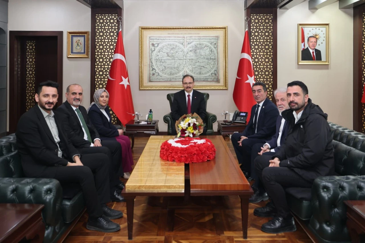 Vali Kızılkaya: &ldquo;Eczacılar Sağlık Hizmetlerinin Vazge&ccedil;ilmez Halkasıdır&rdquo;