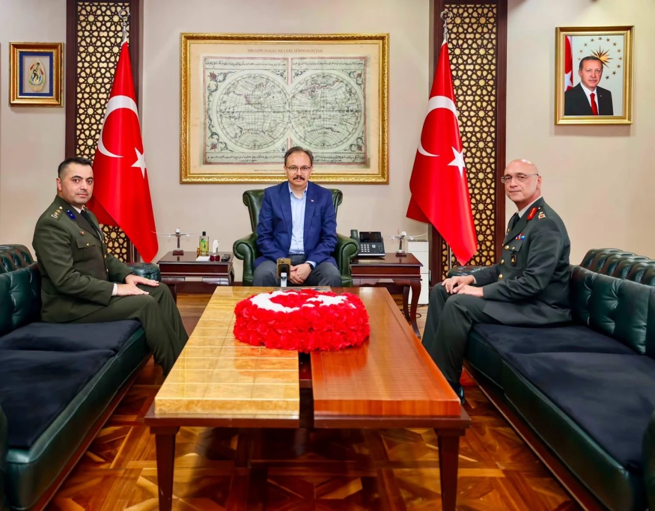 Vali Kızılkaya, Tuğgeneral &Ccedil;atak ve Yarbay Se&ccedil;kin&rsquo;i kabul etti