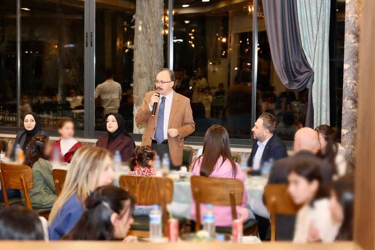 Vali Kızılkaya Yetim ve &Ouml;ks&uuml;z &Ccedil;ocuklarla İftar Sofrasında Buluştu