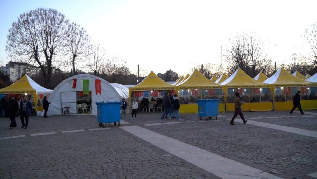 Gaziantep'te iftar çadırları hizmet vermeye başladı