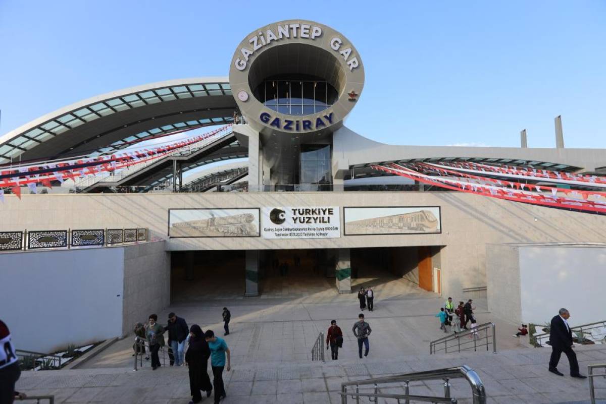 Milli Elektrikli Tren Seti'nden ilki Gaziantep'e geliyor