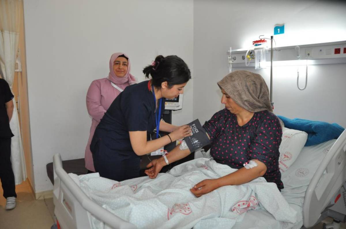 Mardin'de kanaması olan hasta V-Notes cerrahisiyle tedavi edildi