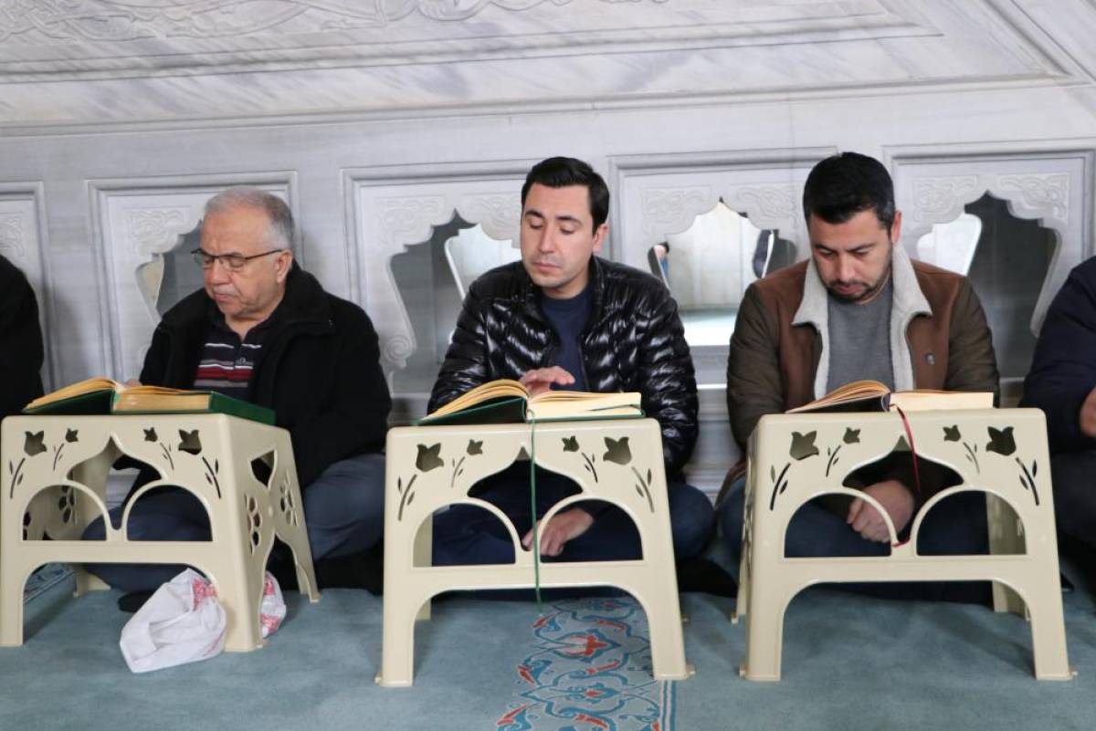 Mukabele geleneği Kilis'teki camilerde sürdürülüyor