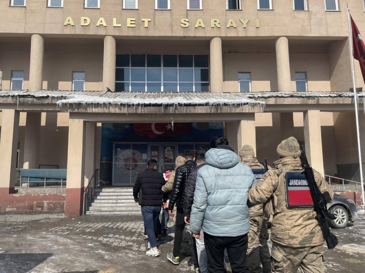 Hakkari merkezli dolandırıcılık operasyonunda 1'i "örgüt lideri" 5 şüpheli yakalandı