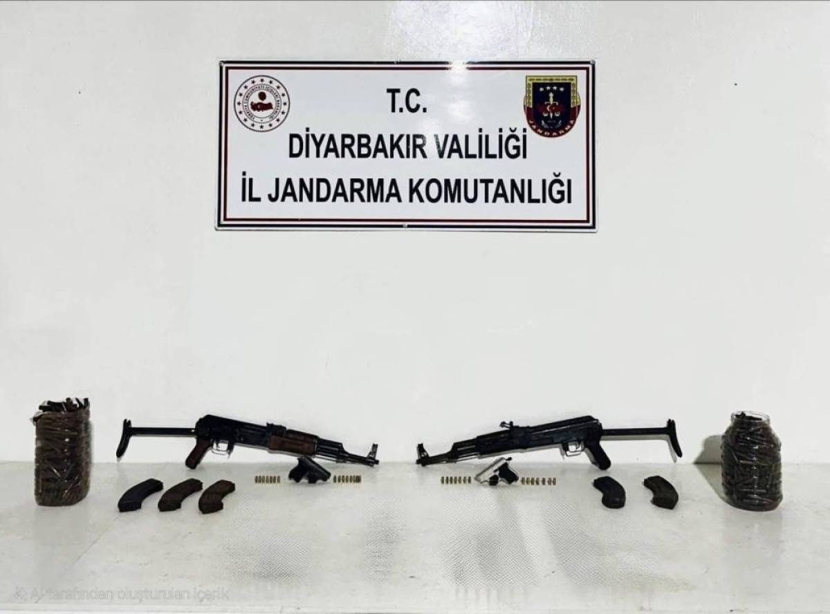 Diyarbakır'da kaya altına gizlenmiş silah ve mühimmat ele geçirildi