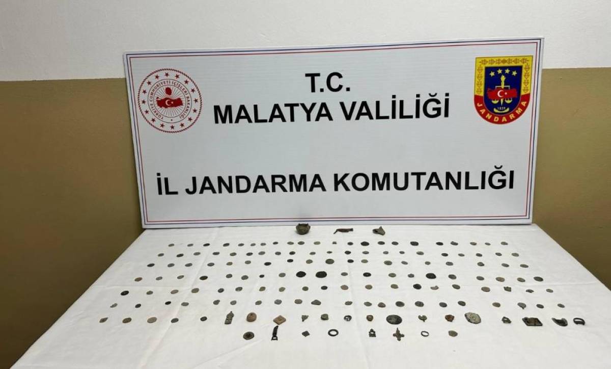 Malatya'da tarihi eser niteliğinde 131 sikke ele geçirildi