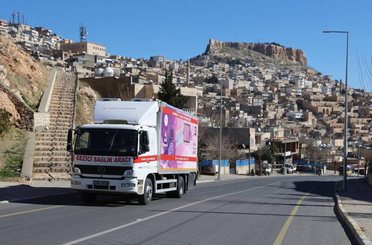 Mobil mamografi aracı erken tanı için kırsaldaki kadınların hizmetinde