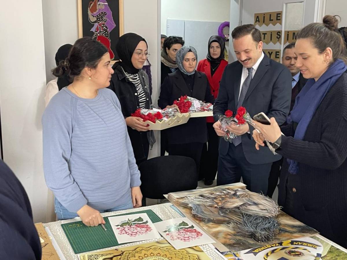 Kaymakam Göksu Bayram, ADEM'daki kadınların gününü kutladı