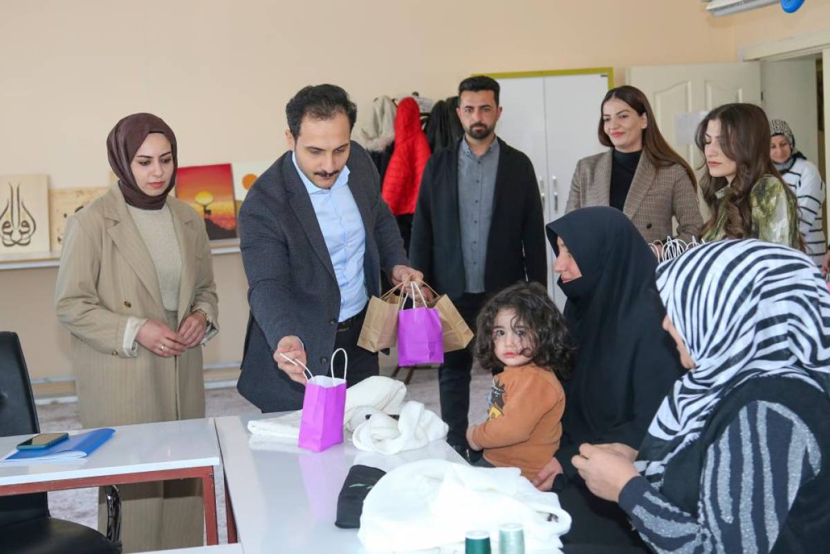 Gürpınar Kaymakamı Erdem, 8 Mart Dünya Kadınlar Günü'nü kutladı