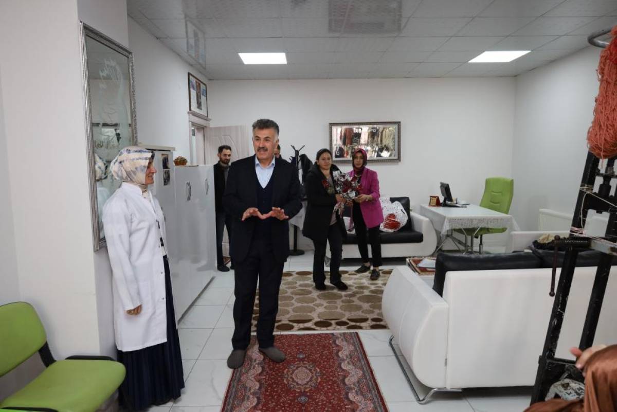 Güroymak Belediye Başkanı Mutlu, ADEM'deki kadınların gününü kutladı