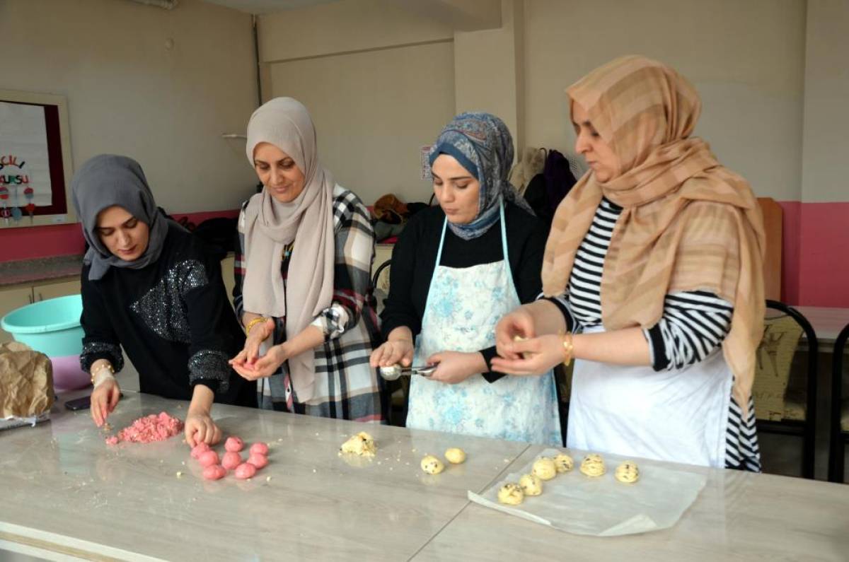 Muşlu kadınlar, aşçılık ve pastacılık kursuyla meslek sahibi oluyor