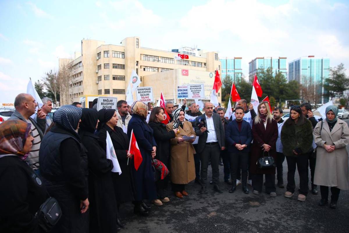 Diyarbakır'da bazı belediyelerde işten çıkarılan işçilerin eylemi sürüyor