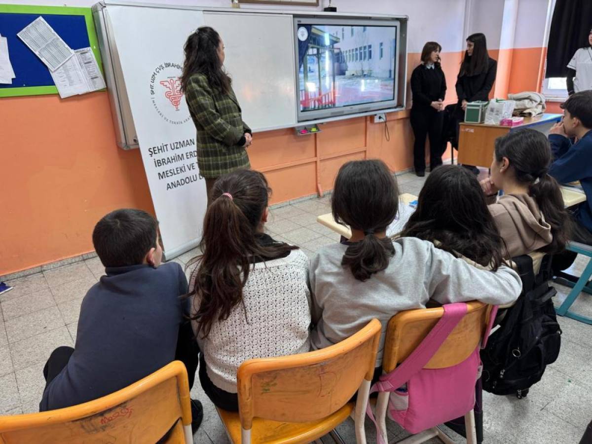 Ardahan'da "Ben Her Yerde Varım" projesiyle öğrencilerde kan grubu bilinci oluşturuldu