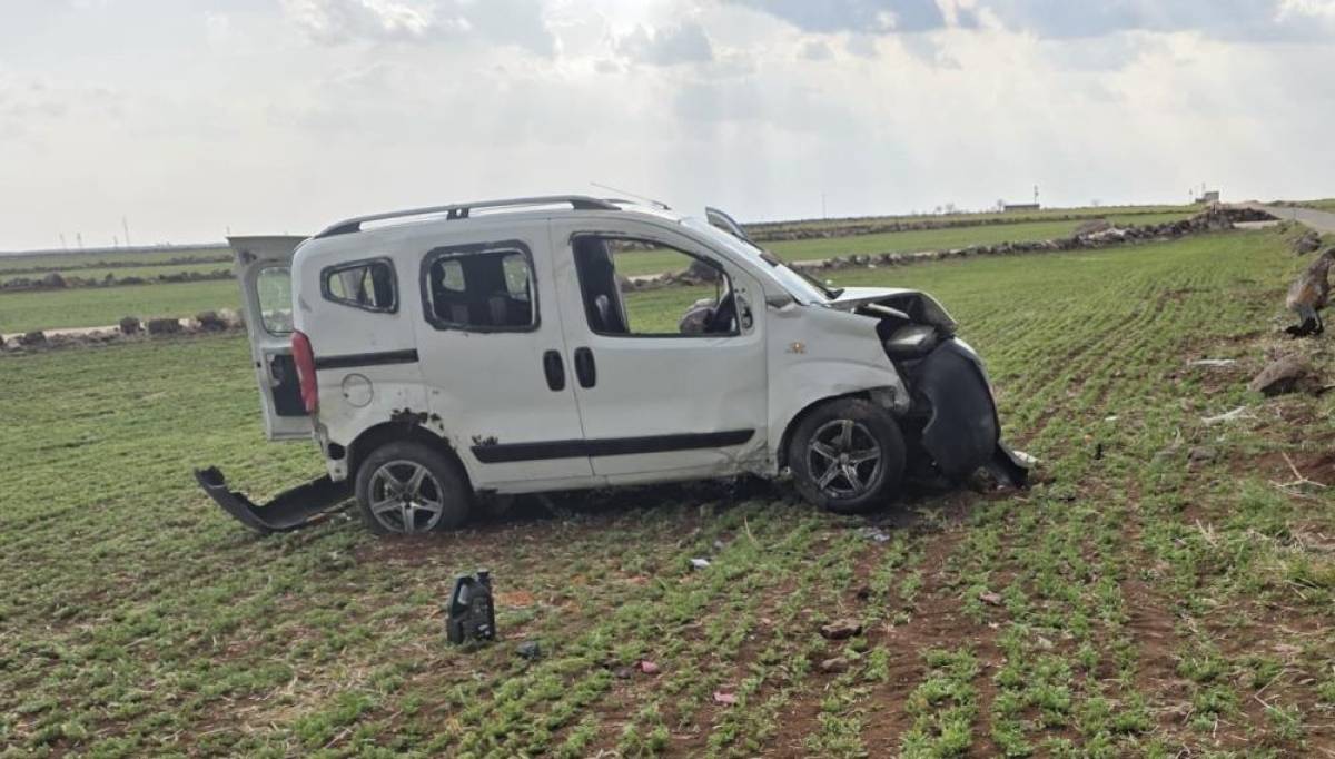 GÜNCELLEME - Şanlıurfa'da devrilen hafif ticari araçta 1 kişi öldü, 2 kişi yaralandı