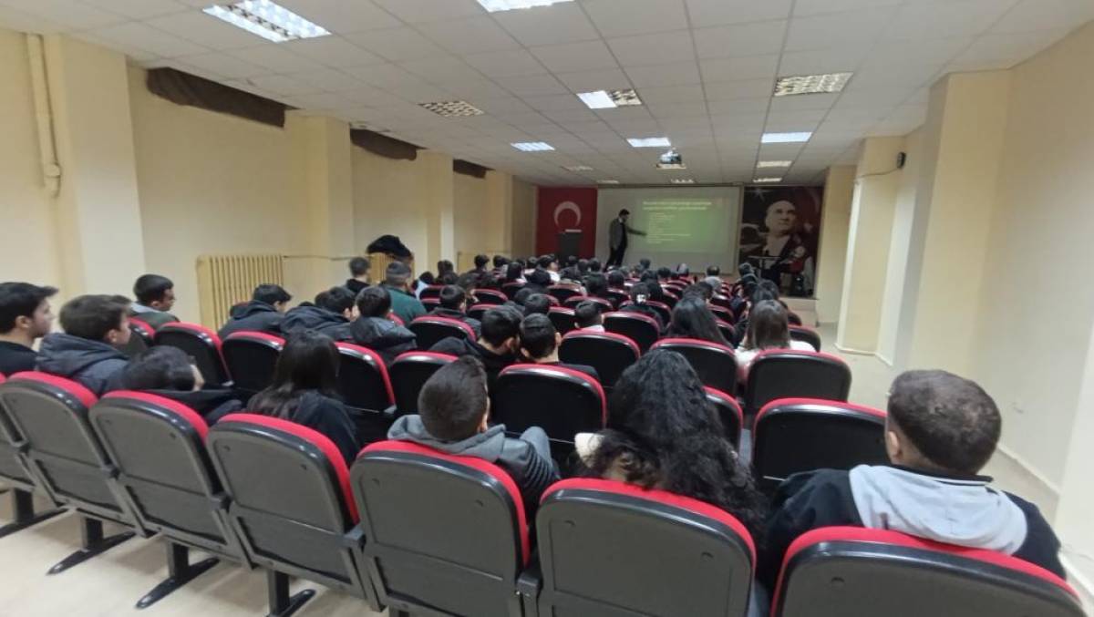 Çemişgezek'te madde bağımlılığı semineri düzenlendi