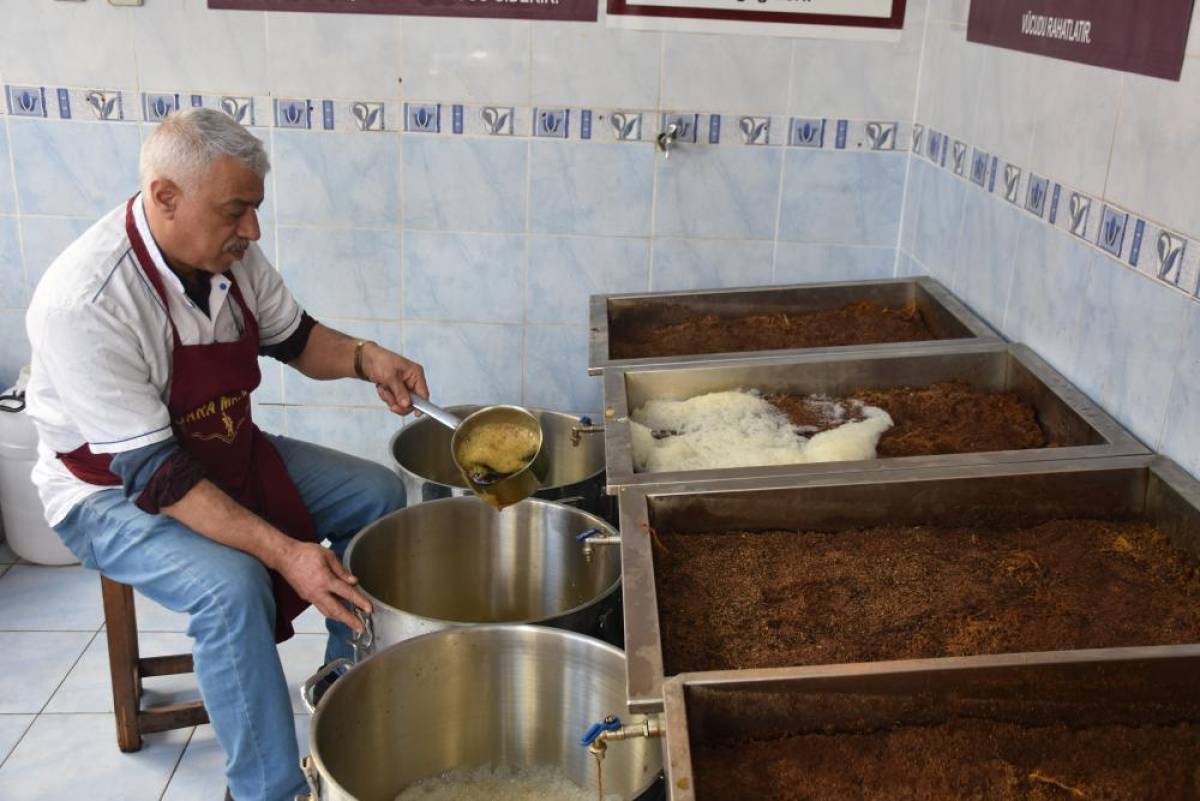 Gastronomi kentinin iftar sofralarındaki vazgeçilmez içeceği: "Meyan şerbeti"