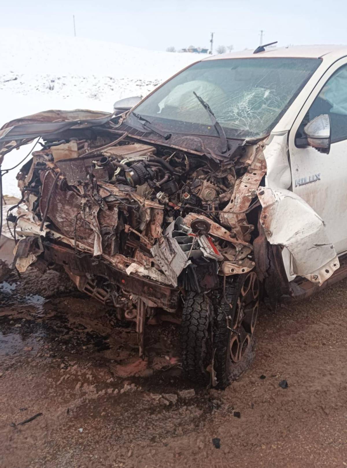 Mardin'de işçi servisi ve pikapın çarpıştığı kazada 9 kişi yaralandı