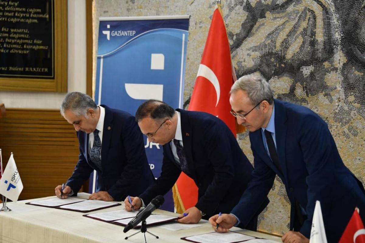 Gaziantep'te üniversite öğrencilerine yönelik "Gençlik Programı" protokolü imzalandı