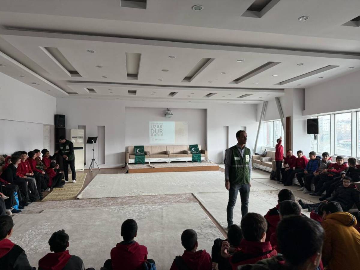 Yeşilay Bingöl Şubesi öğrencilere yönelik eğitimlerini sürdürüyor