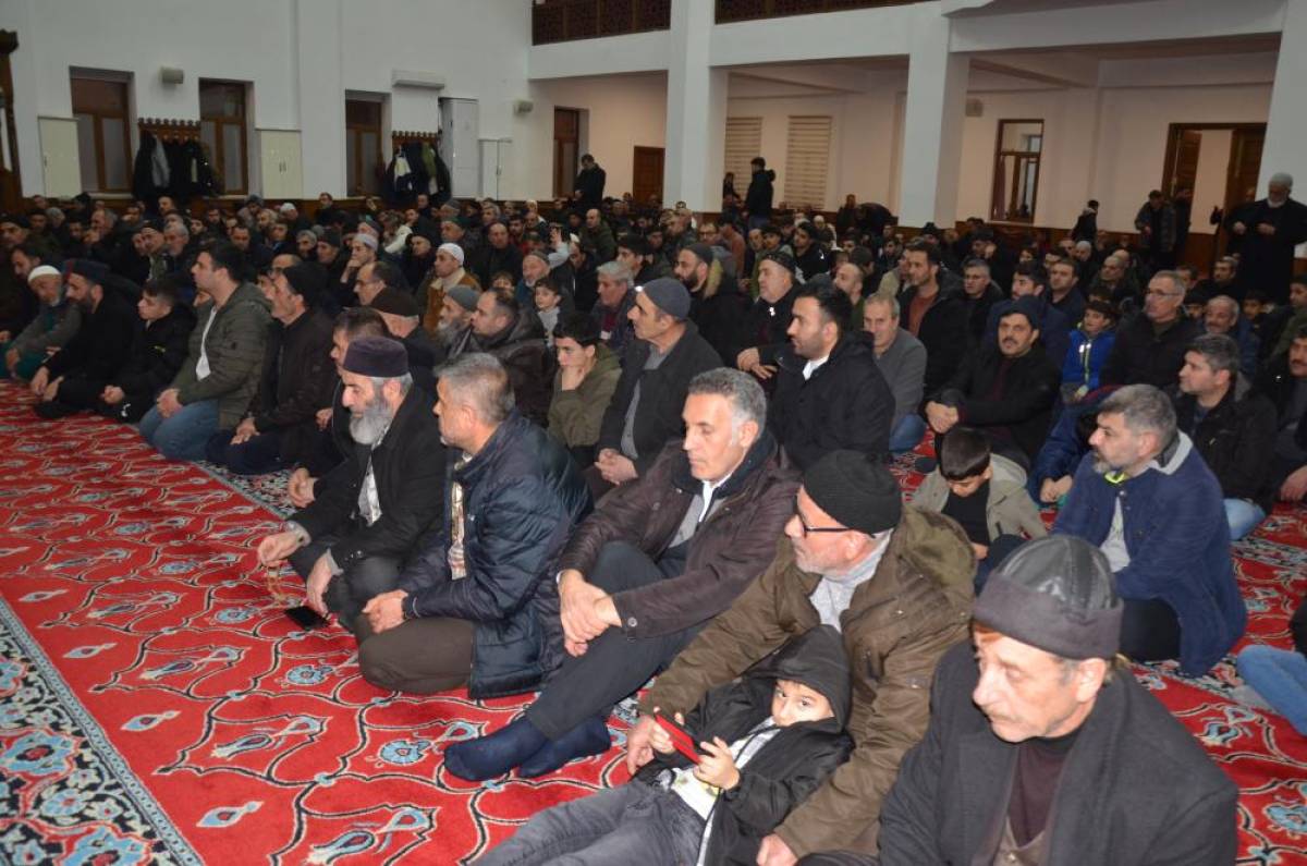 Muş ve Hakkari'de Berat Kandili idrak edildi