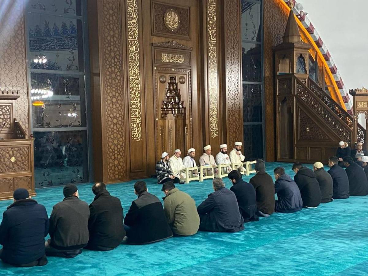 Van'da Berat Kandili dualarla idrak edildi