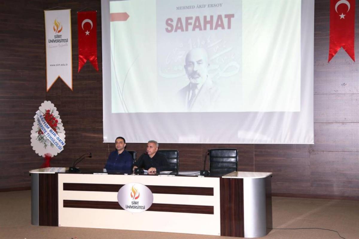 Siirt Üniversitesi'nde "İstiklal Marşı ve Mehmet Akif Ersoy" paneli düzenlendi