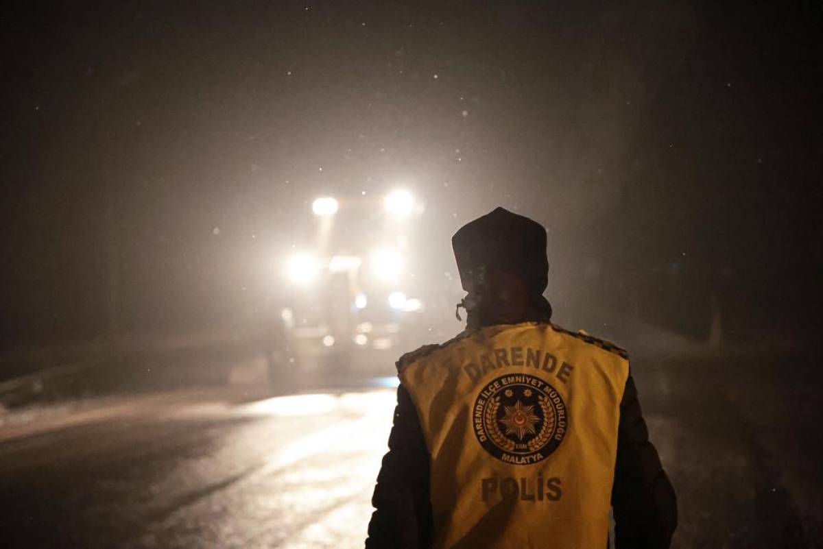 Malatya-Kayseri kara yolu olumsuz hava koşulları nedeniyle trafiğe kapatıldı