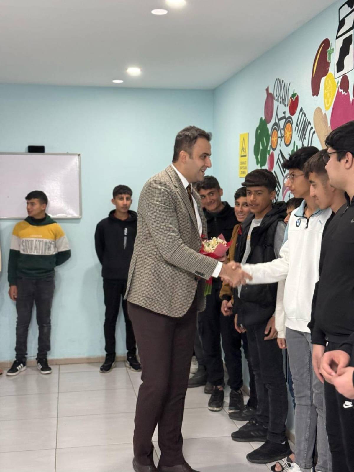 Hasankeyf Kaymakamı İmrak öğrencilerle bir araya geldi