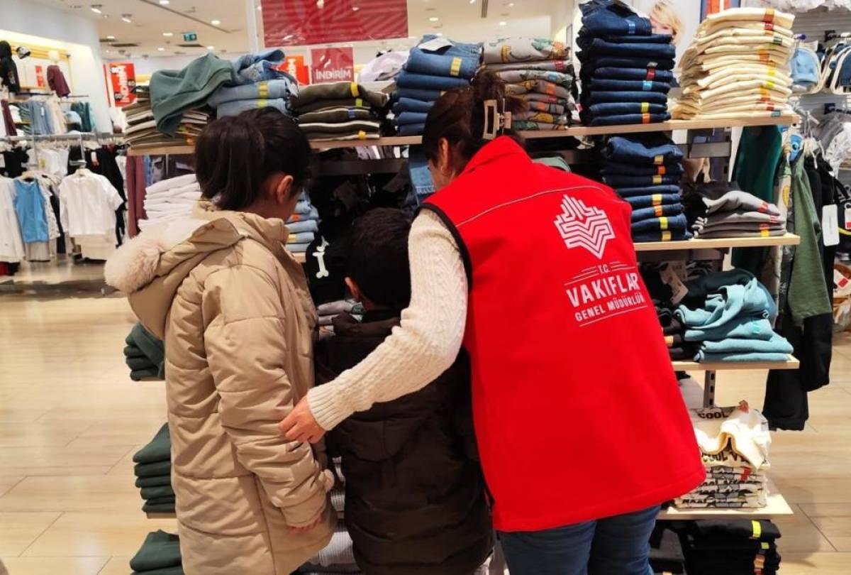 Diyarbakır Vakıflar Bölge Müdürlüğünden 2 bin 300 çocuğa giysi desteği