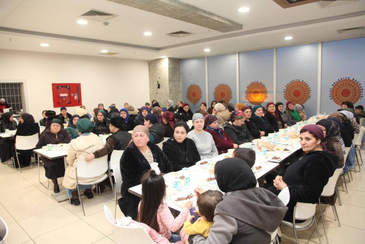 Bitlis'teki Ahıska Türkleri iftarda bir araya geldi