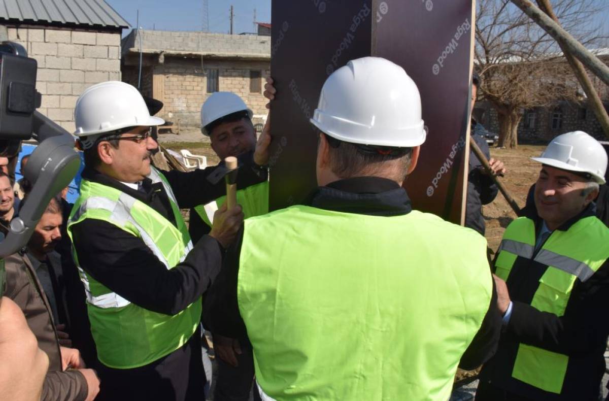 Malabadi Köprüsü Mesire Alanı için çivi çakma töreni yapıldı