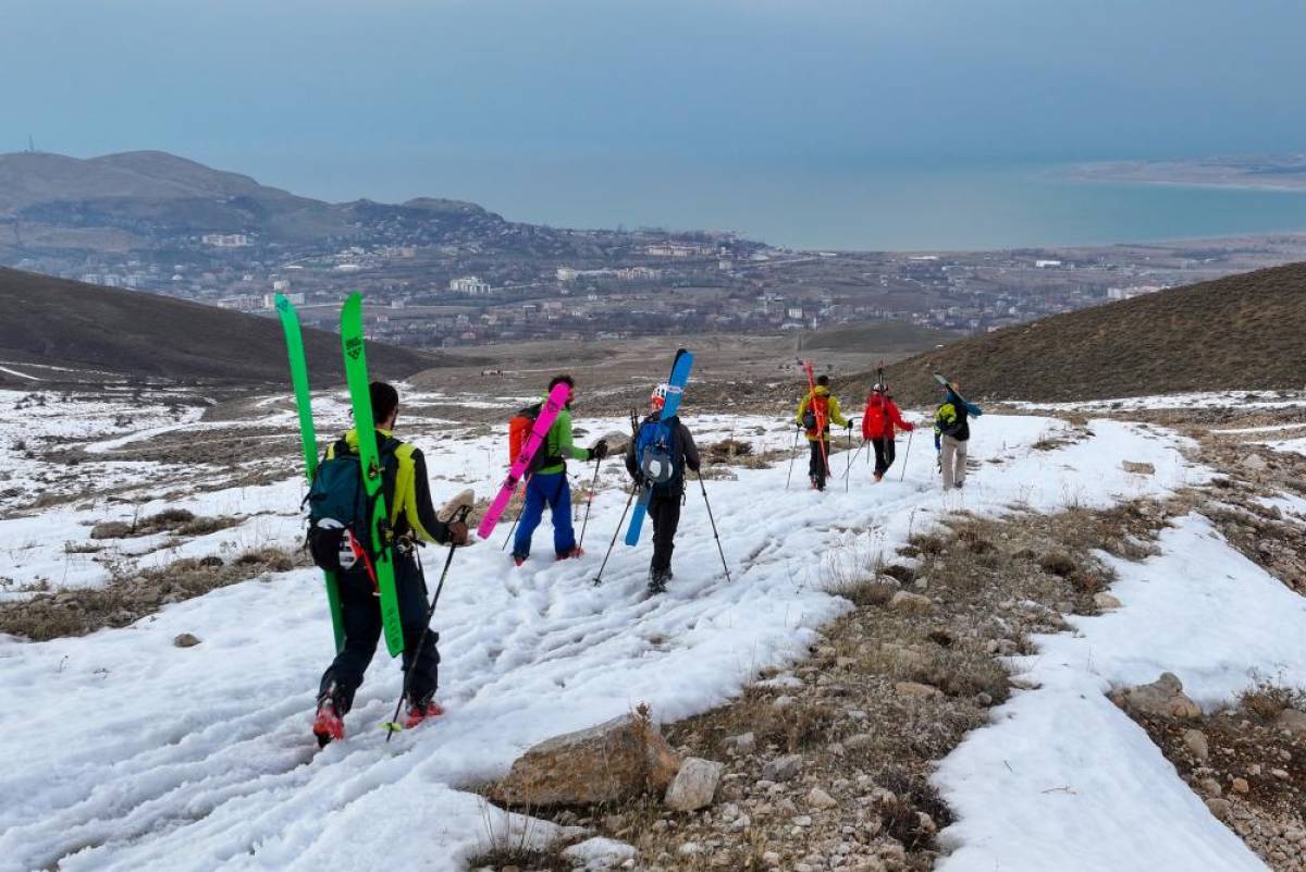 GÜNCELLEME 2 - Artos Dağı'nda mahsur kalan dağcılar kurtarıldı
