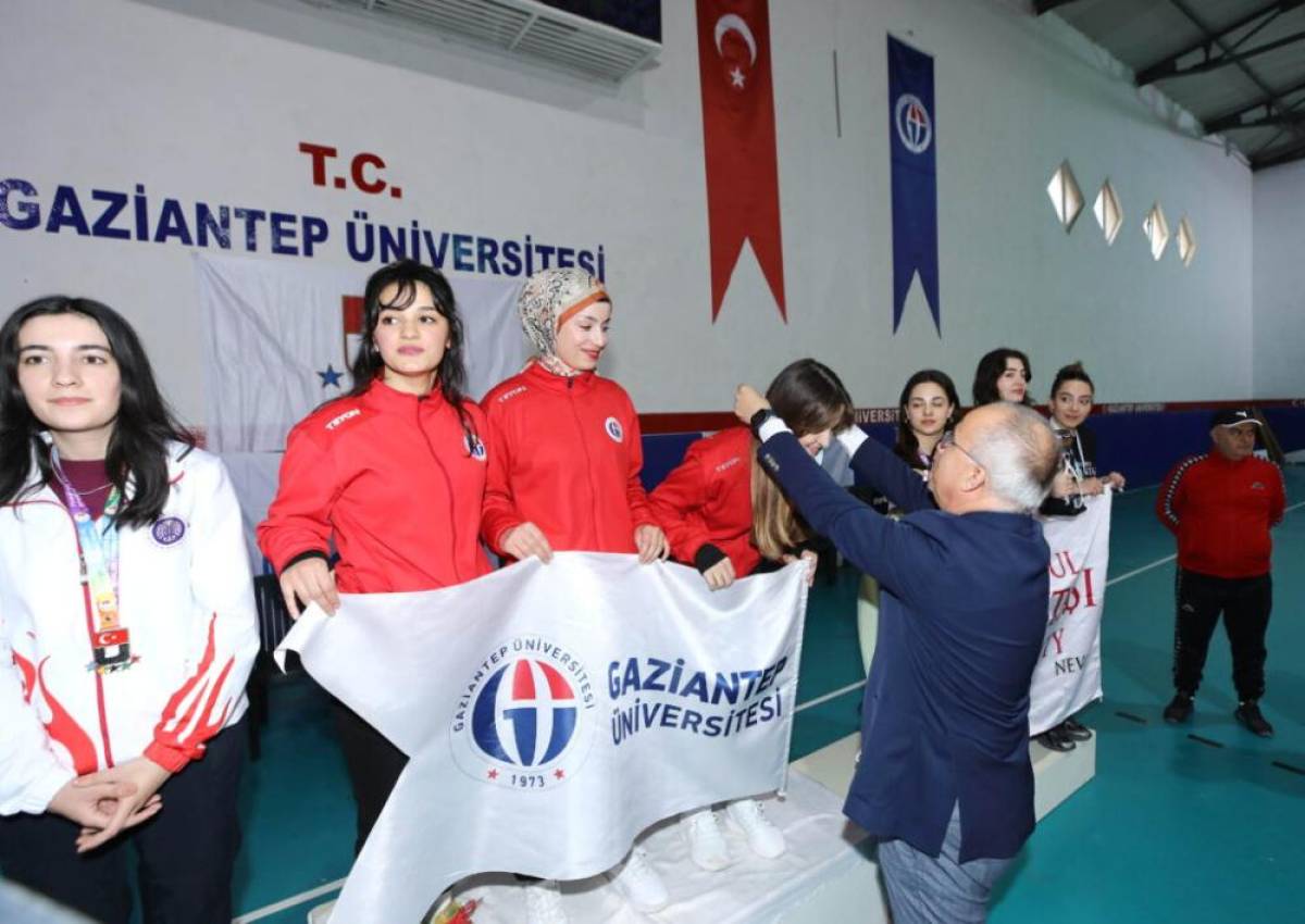 Gaziantep'te üniversiteler arası "Floor Curling Türkiye Şampiyonası" başladı