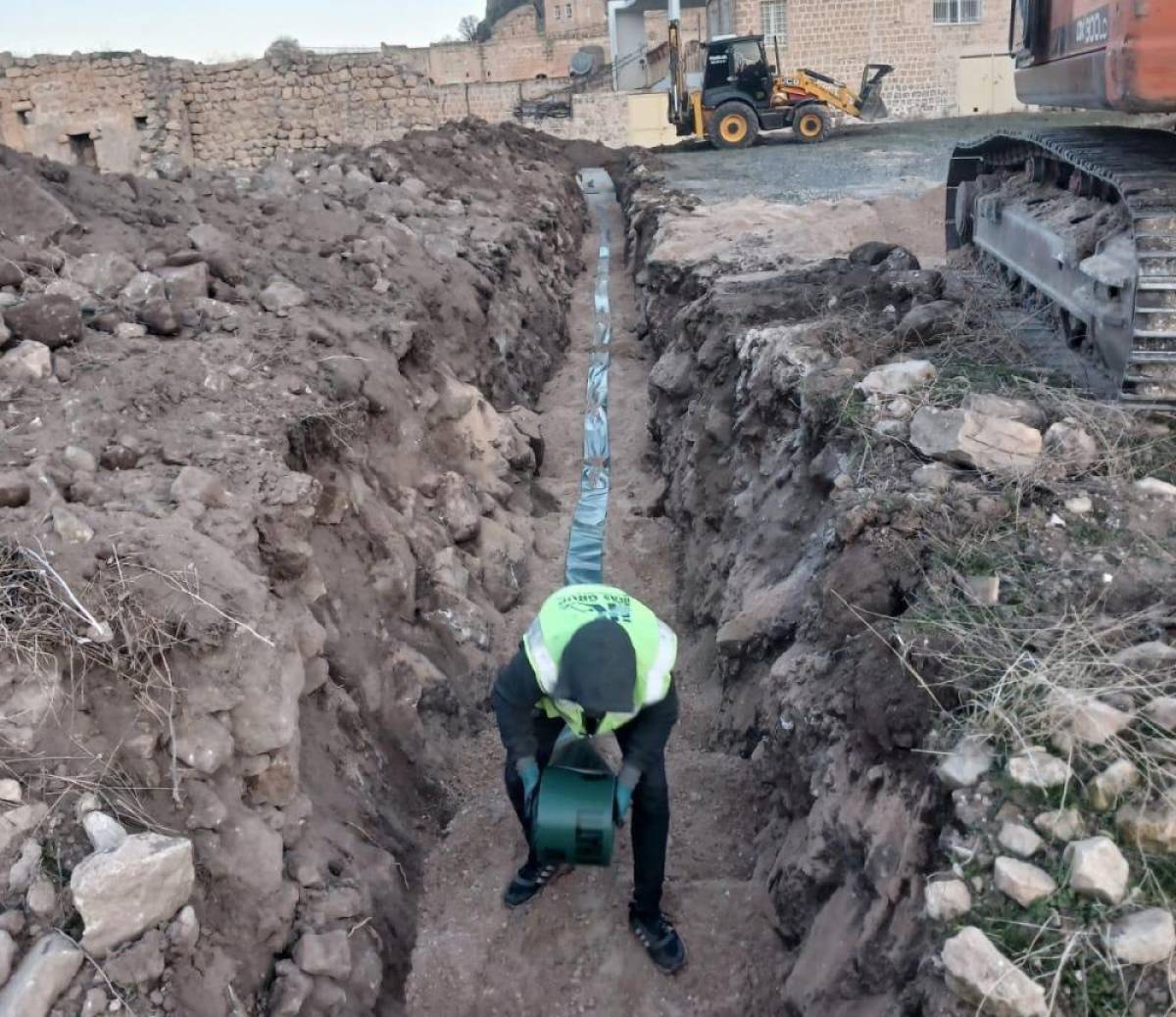 Mardin Savur'un Dereiçi Mahallesi'nde atık su altyapı çalışmaları tamamlandı
