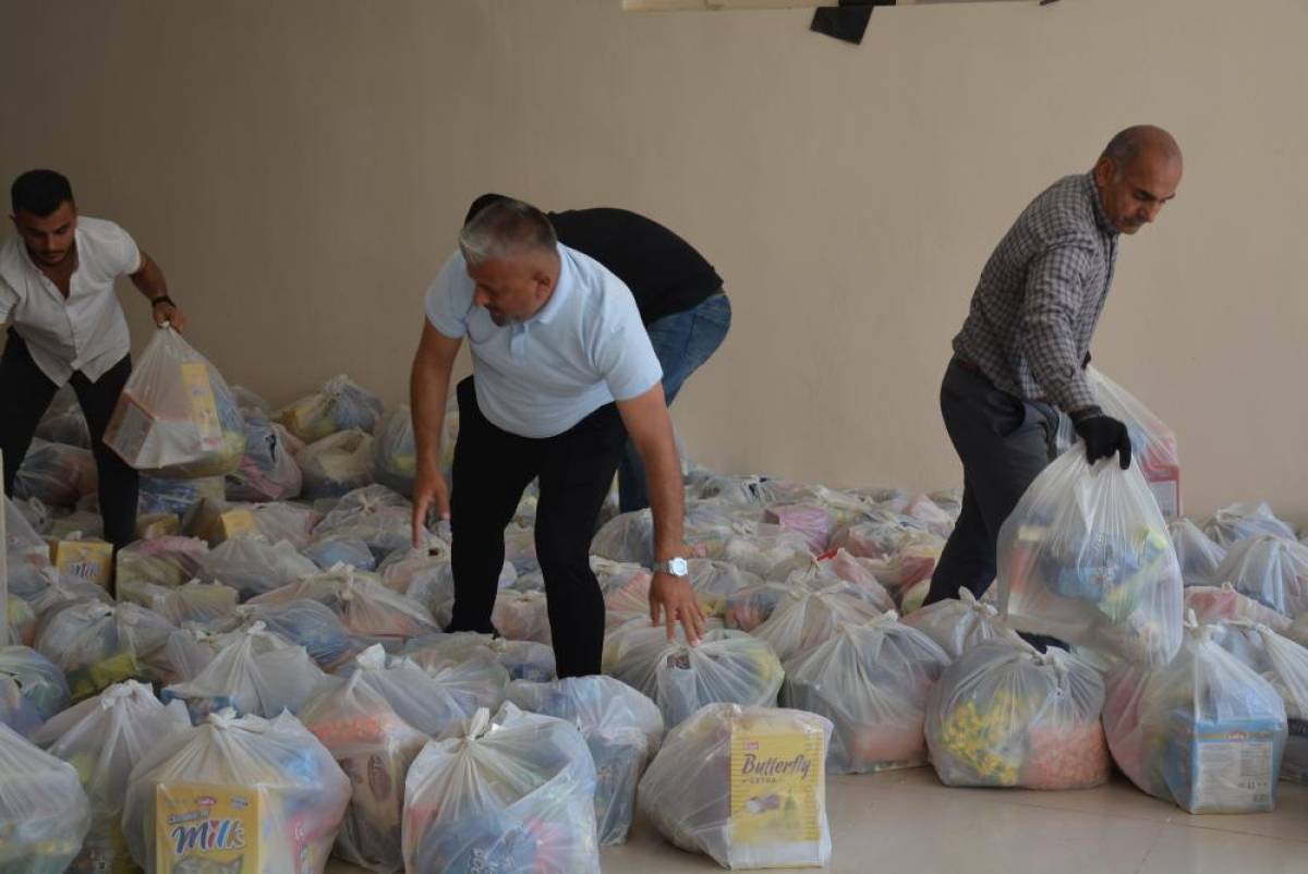 Görümlü Belediyesi ailelere bayram için koli hazırladı