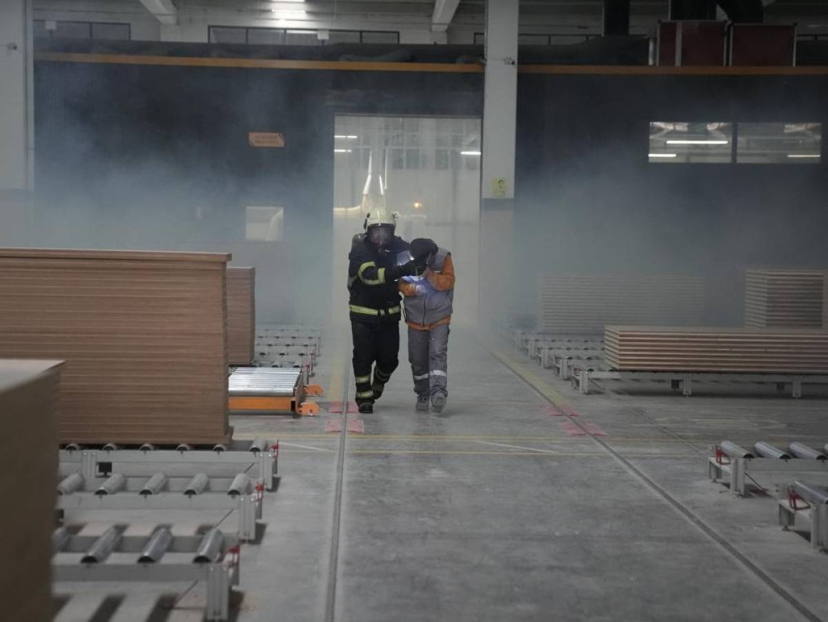 Diyarbakır'da mobilya fabrikasında yangın ve KBRN tatbikatı yapıldı