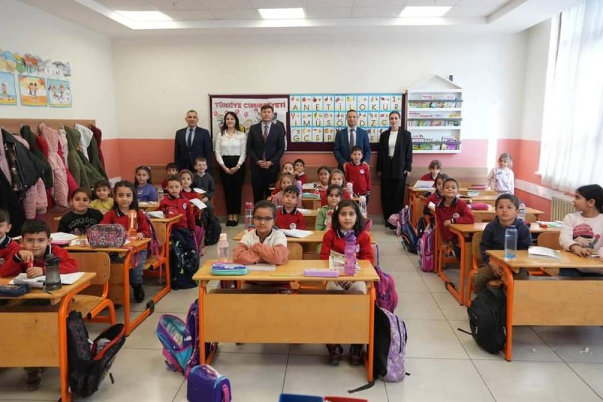 Cizre Kaymakamı Baycar 100.Yıl İlkokulunu ziyaret etti