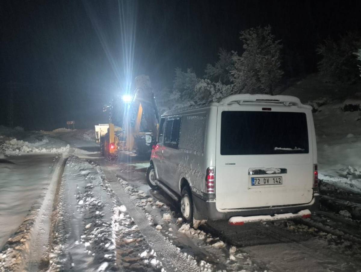Siirt'in 3 ilçesindeki 84 yerleşim birimine ulaşım sağlanamıyor