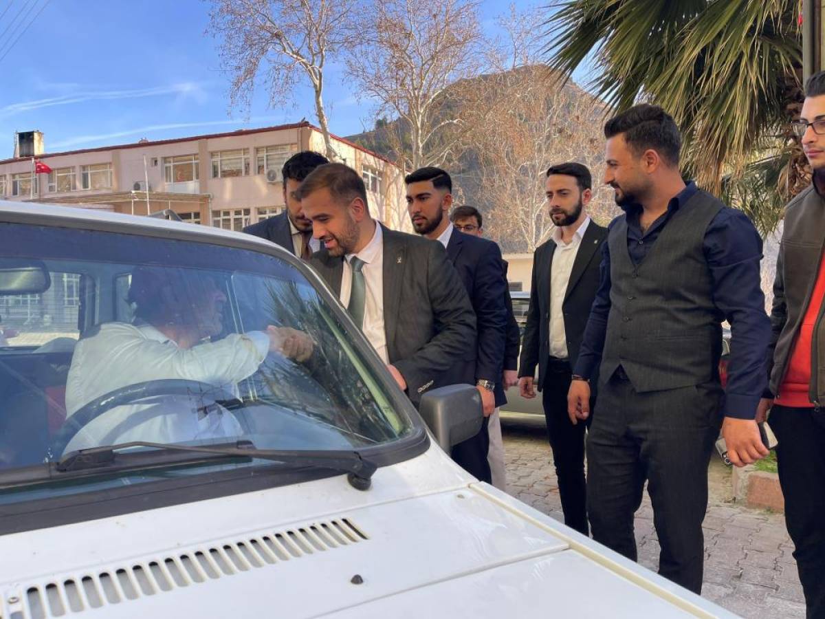 Keban'da İftara 5 Kala Programı ile yolculara kumanya dağıtıldı