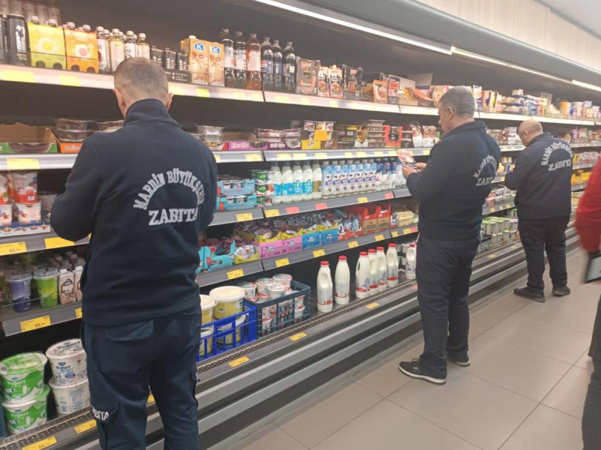 Mardin'de marketlere denetim devam ediyor