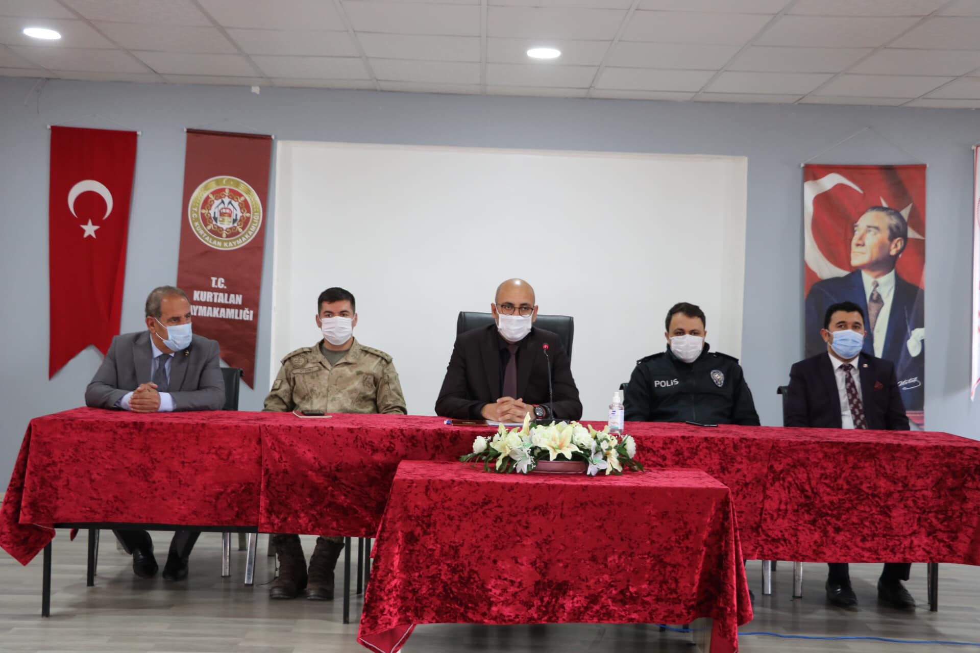 Aydın, mahalle muhtarlarının sorunlarını dinledi