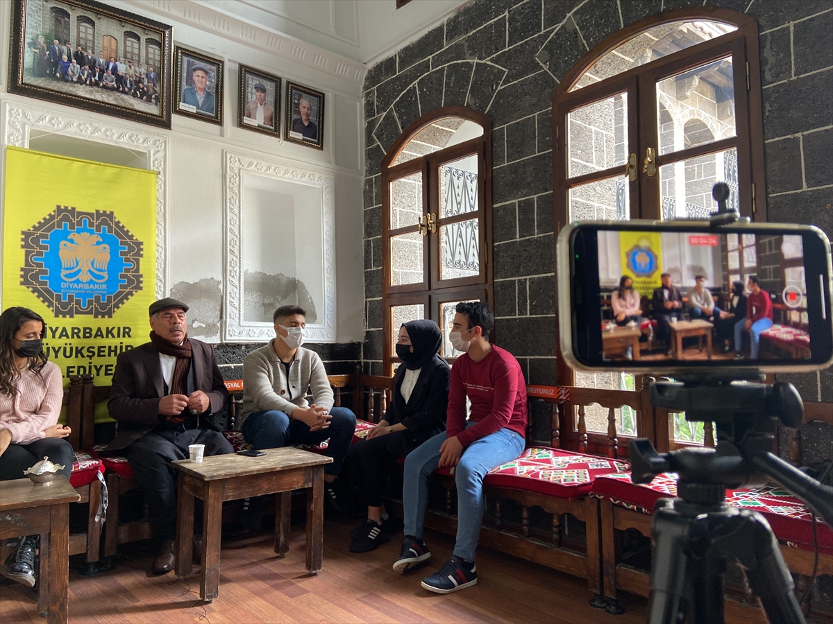 Kurtalanlı &ouml;ğrenciler dengbejlerle bir araya geldi