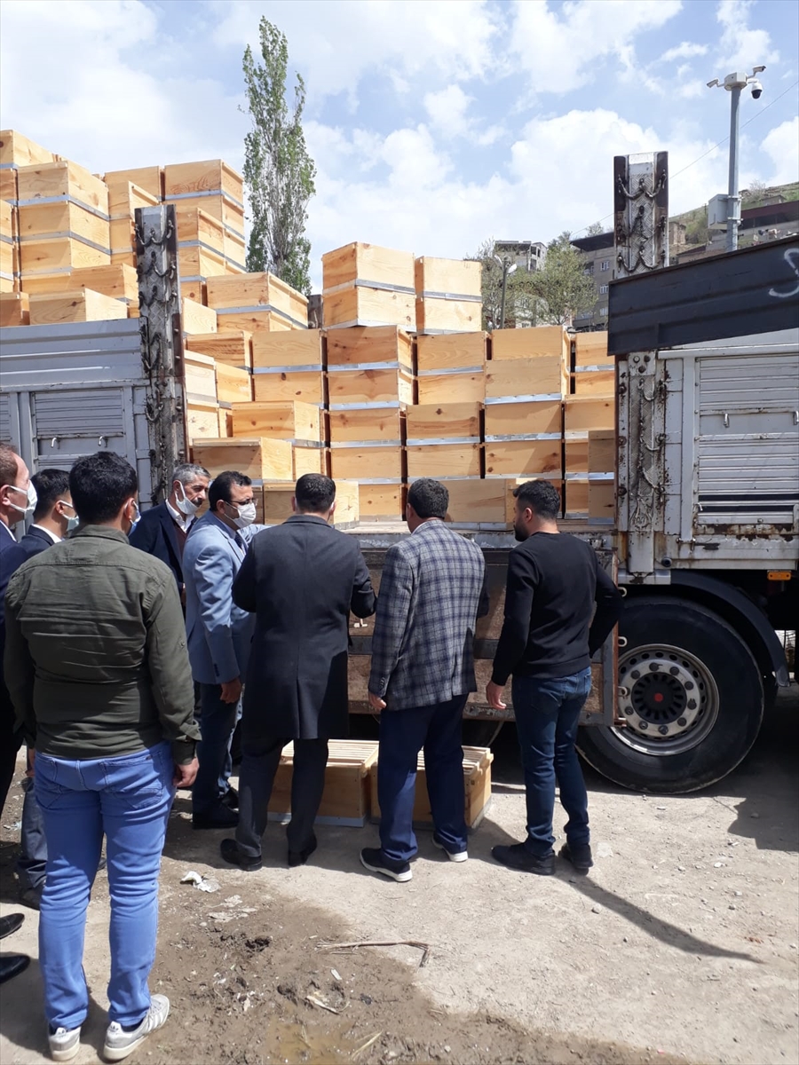 Pervari'de organik bal ve arı &uuml;r&uuml;nleri &uuml;retimi arttırılıyor