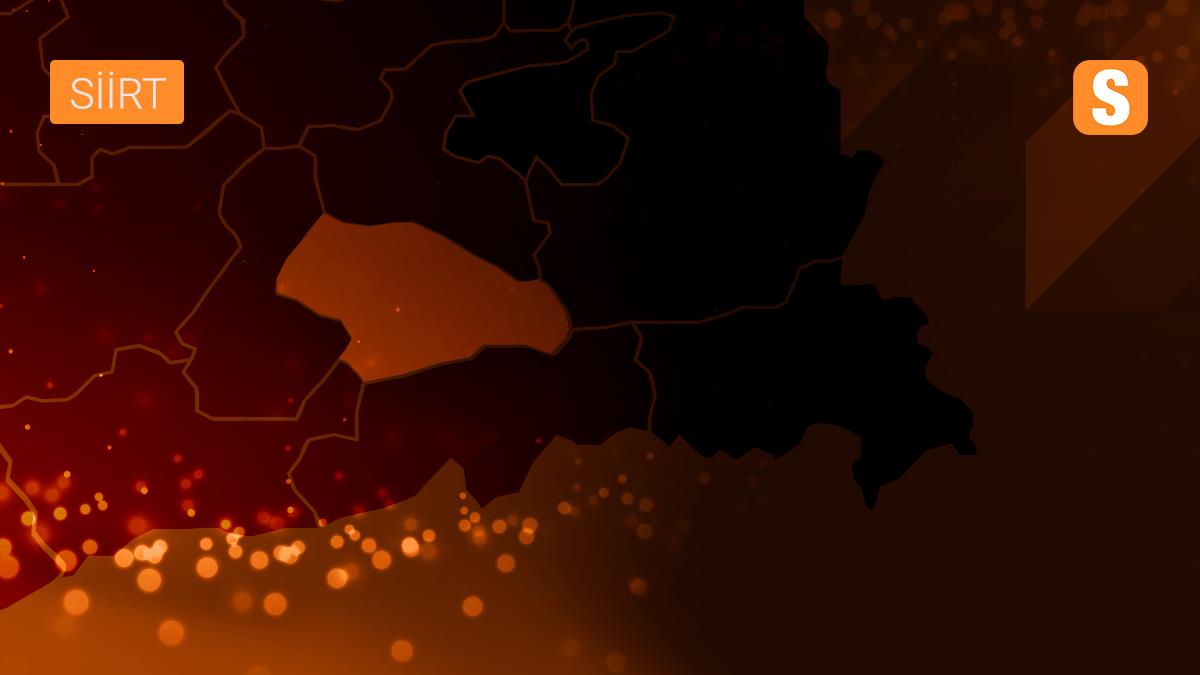 Siirt'te tam kapanma s&uuml;recinde belgelerini ibraz eden &uuml;reticiler bağ ve bah&ccedil;elerine gidebilecek